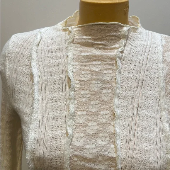 Free People Mockneck cream top… size Medium - Picture 4 of 7